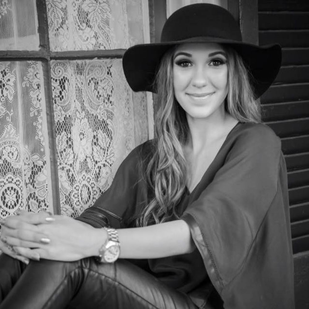 Meet your Posher, Hannah